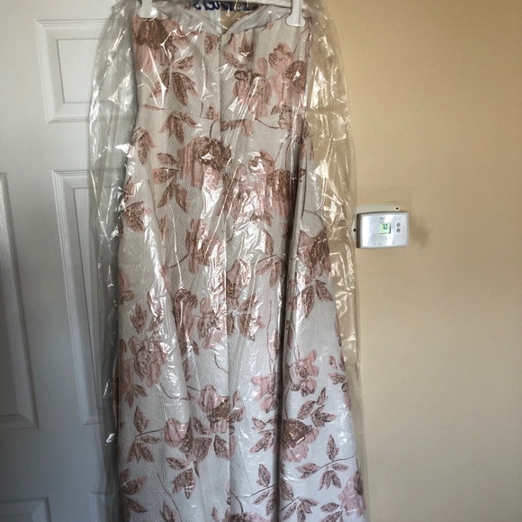 Living High Society Slit Gown - Pink - Picture 5 of 6